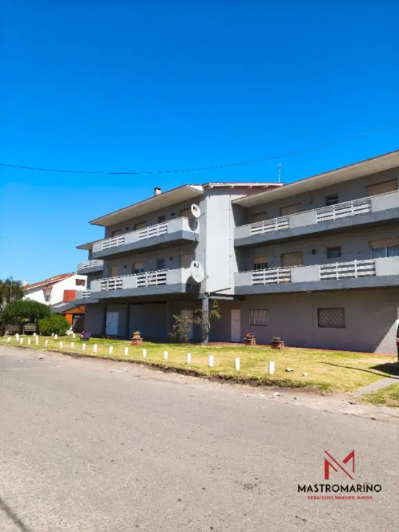 Departamento de 3 ambientes en venta en LOS ACANTILADOS