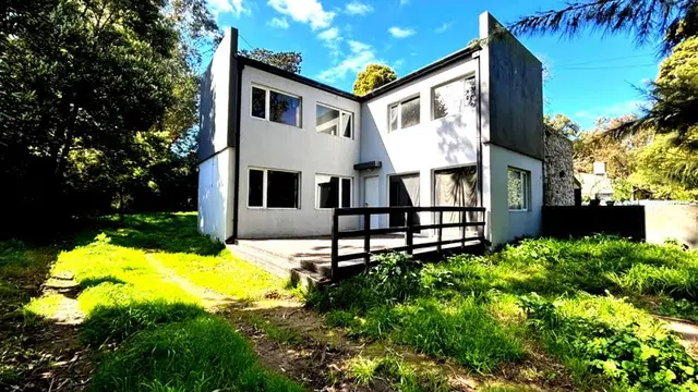 Casa de 4 ambientes en venta en Bosque Peralta Ramos