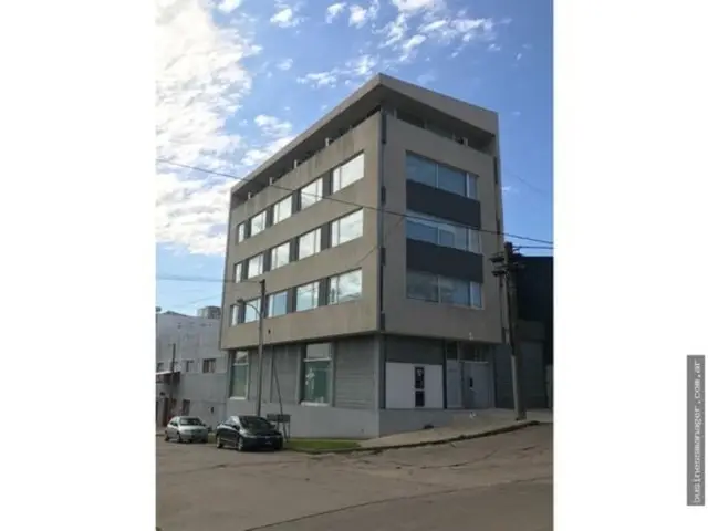Local de 2 ambientes en venta en DEL PUERTO