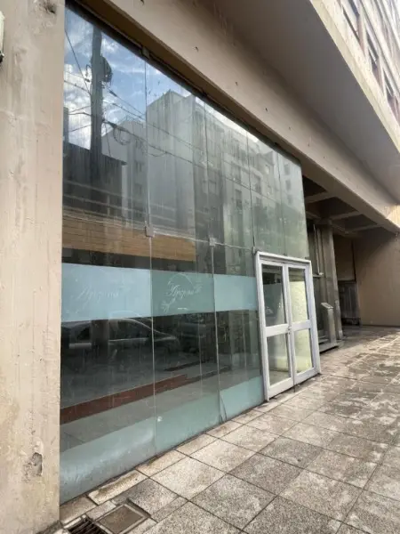 Local de 2 ambientes en venta en LA PERLA