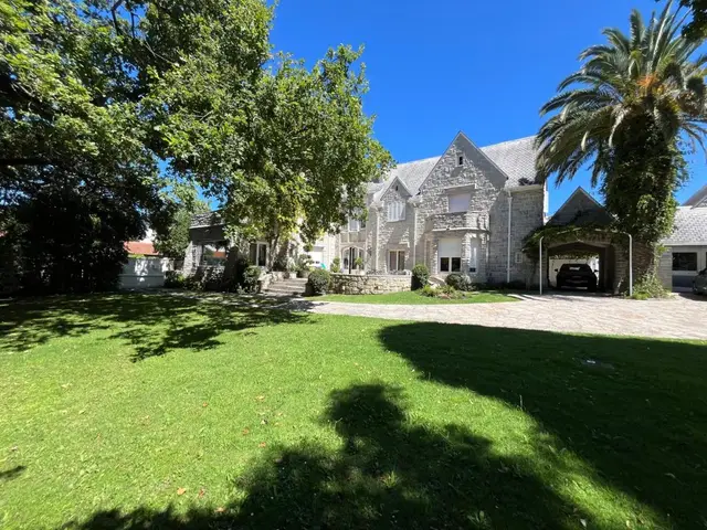 Casa de 15 ambientes en venta en GENERAL ROCA