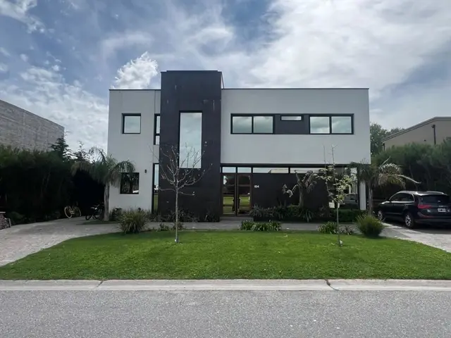 Casa de 5 ambientes en venta en PARQUE INDEPENDENCIA