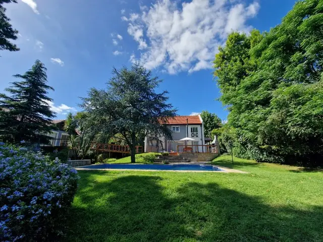Casa de 6 ambientes en venta en LOS PINARES
