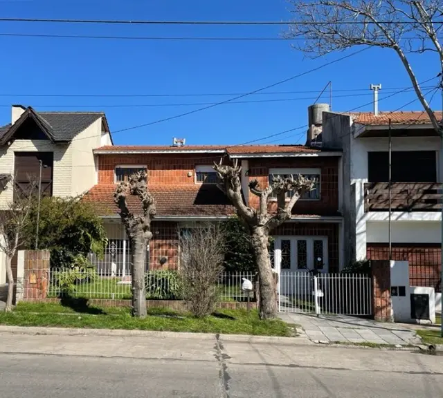 Casa de 4 ambientes en venta en PRIMERA JUNTA
