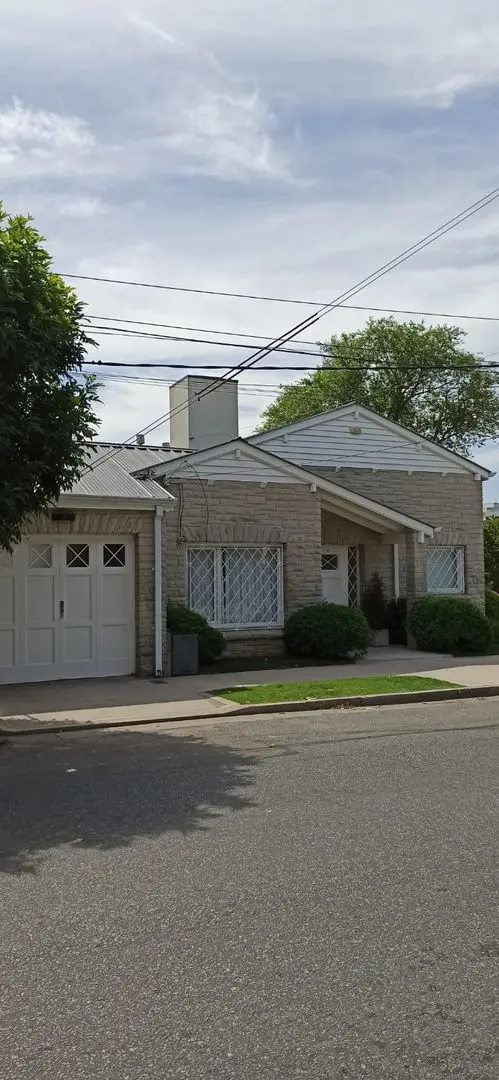 Casa de 5 ambientes en venta en PRIMERA JUNTA