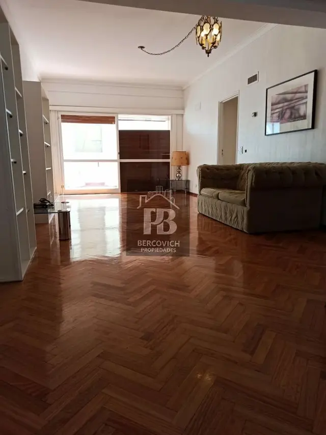 Departamento de 5 ambientes en venta en Centro