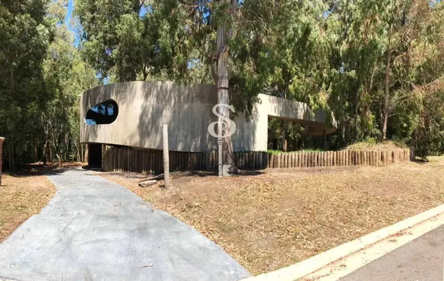 Casa de 4 ambientes en venta en BOSQUE PERALTA RAMOS