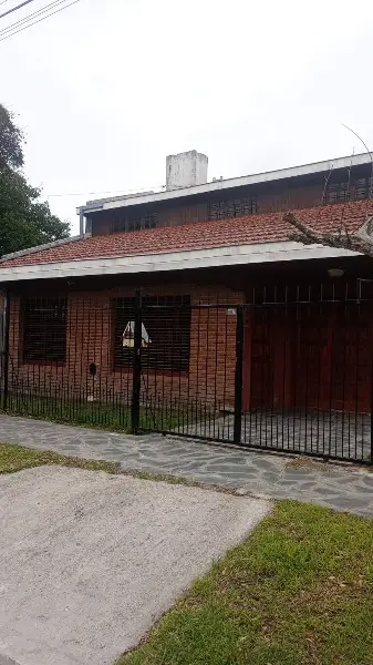 Casa de 4 ambientes en venta en LAS AVENIDAS