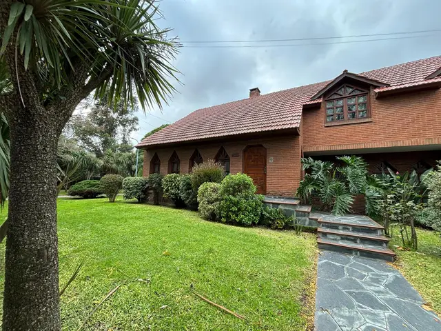 Casa de 6 ambientes en venta en LOS PINARES