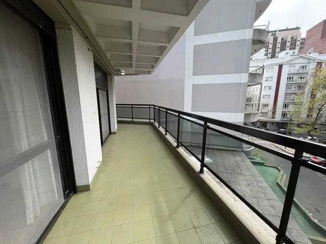 Departamento de 4 ambientes en venta en Área Centro