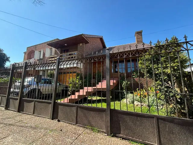 Casa de 3 ambientes en venta en FUNES Y SAN LORENZO