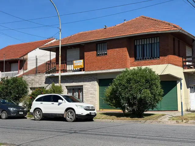 Casa de 4 ambientes en venta en PINOS DE ANCHORENA