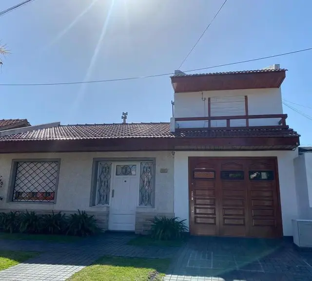Casa de 4 ambientes en venta en VILLA PRIMERA