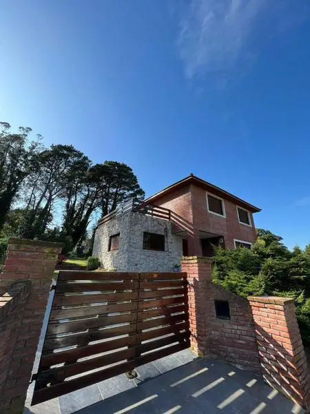 Casa de 2 ambientes en venta en PARQUE LURO