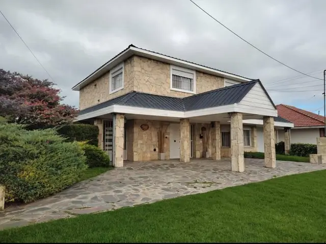 Casa de 4 ambientes en venta en FARO NORTE