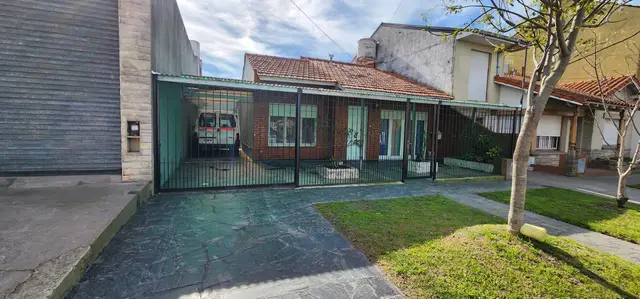 Casa de 2 ambientes en venta en VILLA LOURDES