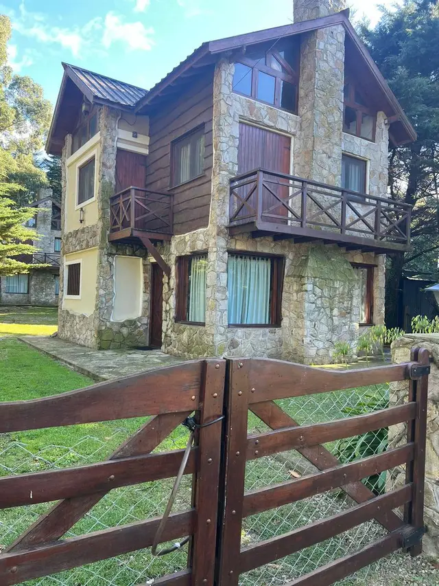 Casa de 2 ambientes en venta en LOS ACANTILADOS