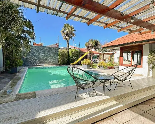 Casa de 5 ambientes en venta en SANTA MONICA