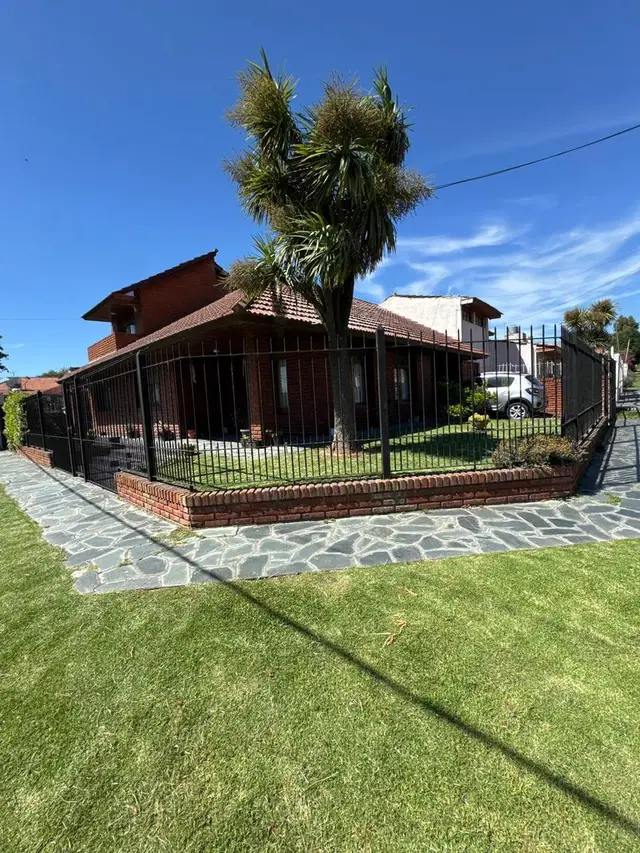 Casa de 3 ambientes en venta en JURAMENTO