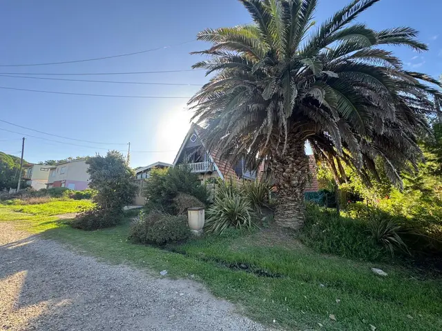 Casa de 2 ambientes en venta en LOS ACANTILADOS