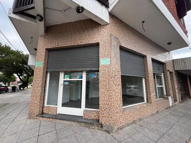 Local de 4 ambientes en alquiler en RIVADAVIA BERNARDINO