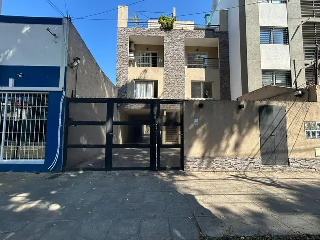 Departamento de 3 ambientes en venta en PRIMERA JUNTA