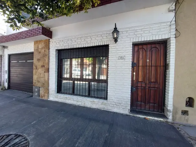 Casa de 4 ambientes en venta en DON BOSCO