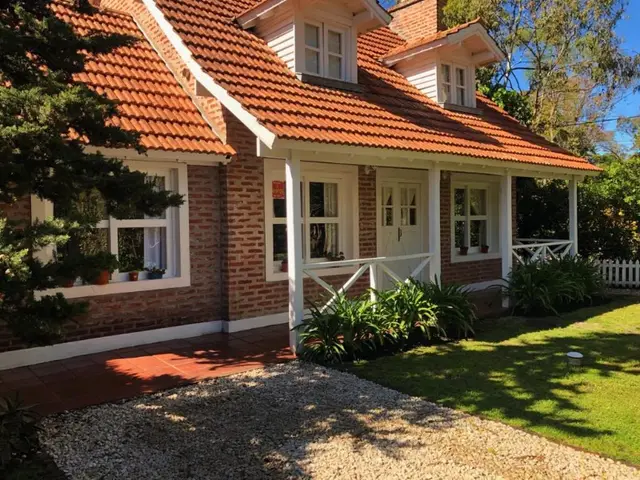 Casa de 4 ambientes en alquiler en BOSQUE PERALTA RAMOS