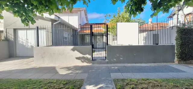 Casa de 3 ambientes en venta en PARQUE LURO