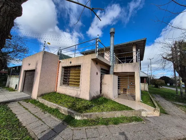 Casa de 4 ambientes en venta en LOPEZ DE GOMARA