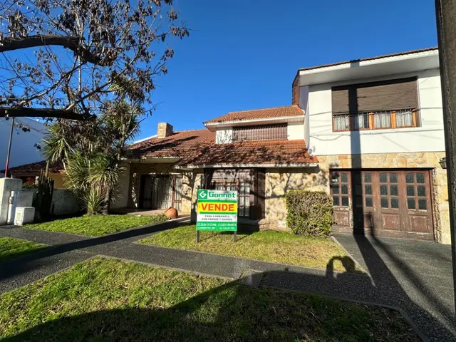 Casa de 4 ambientes en venta en VILLA PRIMERA