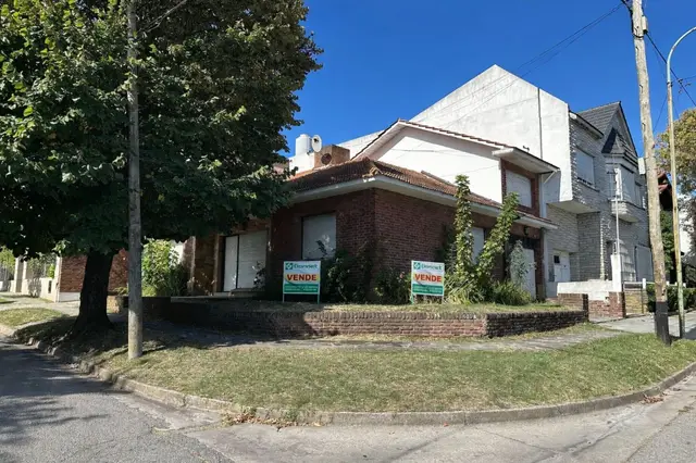 Casa de 5 ambientes en venta en LOS TRONCOS