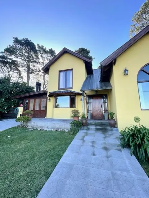 Casa de 5 ambientes en venta en Mar del Plata