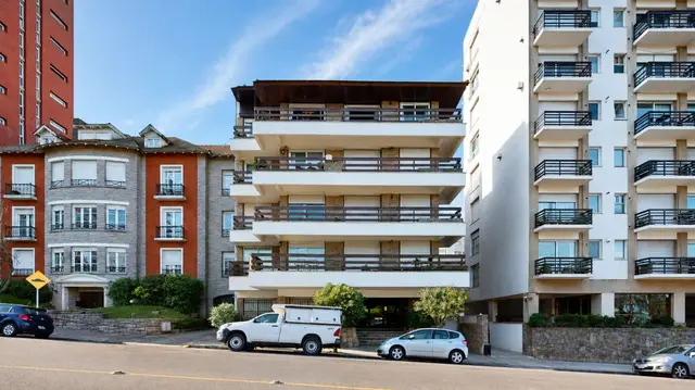 Departamento de 4 ambientes en venta en LEANDRO N. ALEM