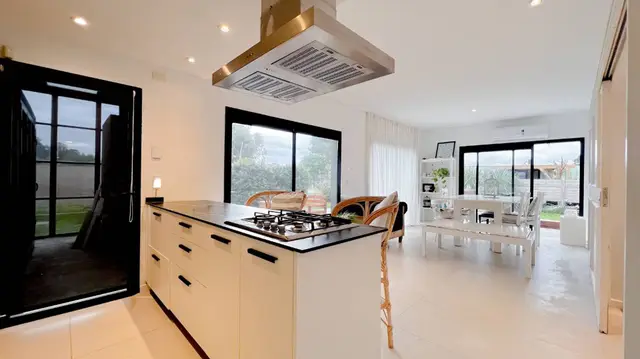 Casa de 5 ambientes en venta en LOS ACANTILADOS