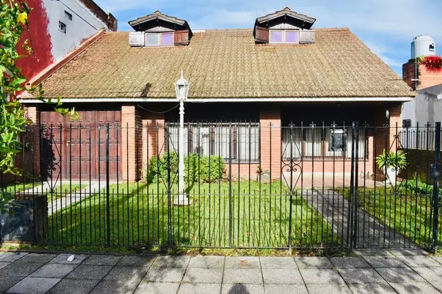 Casa de 4 ambientes en venta en SANCHEZ FLORENCIO