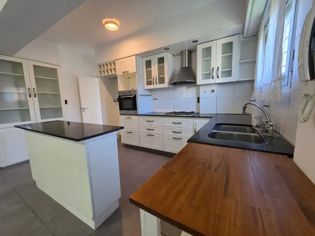 Casa de 4 ambientes en venta en PARQUE LURO