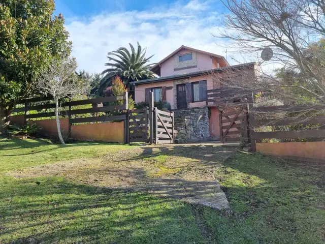 Casa de 4 ambientes en venta en SIERRA DE LOS PADRES