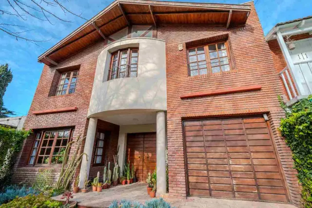 Casa de 5 ambientes en venta en PLAYA GRANDE