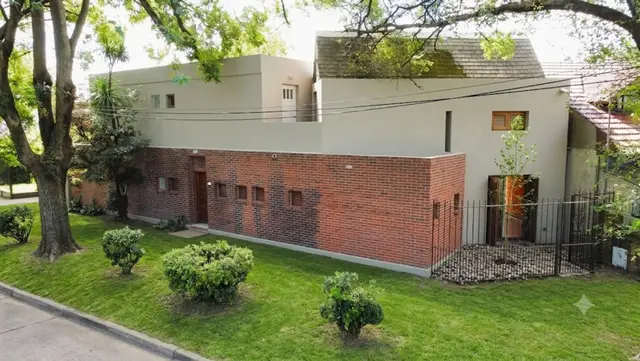 Casa de 4 ambientes en venta en BOSQUE ALEGRE