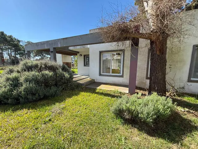 Casa de 3 ambientes en venta en Parque Lago