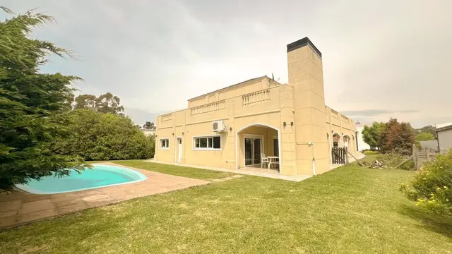Casa de 5 ambientes en venta en Mar del Plata