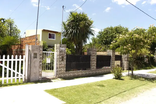 Casa de 3 ambientes en venta en PARQUE CAMET