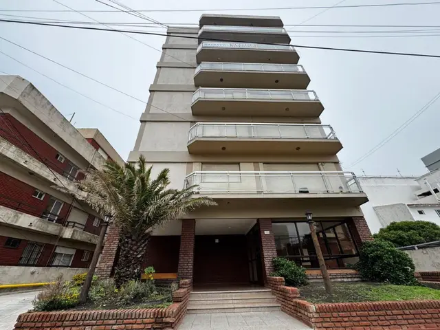 Departamento de 2 ambientes en venta en PUNTA MOGOTES