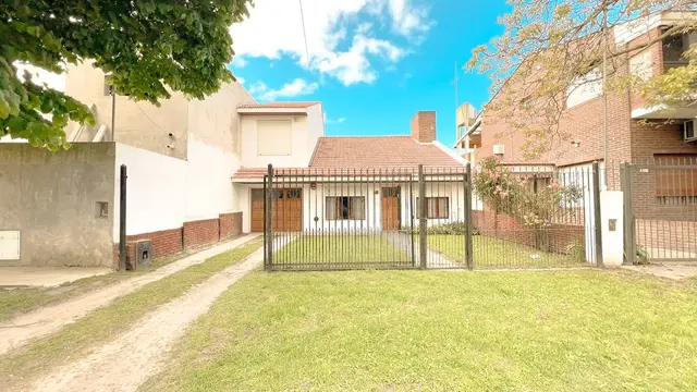 Casa de 4 ambientes en venta en LOS PINARES