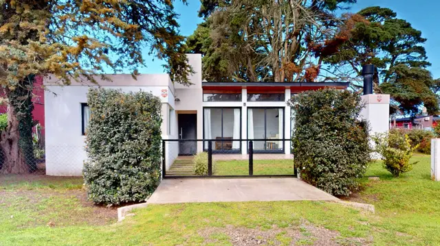 Casa de 3 ambientes en venta en LOS ACANTILADOS