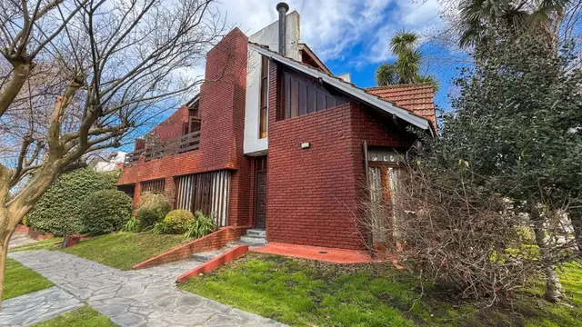 Casa de 5 ambientes en venta en FUNES Y SAN LORENZO