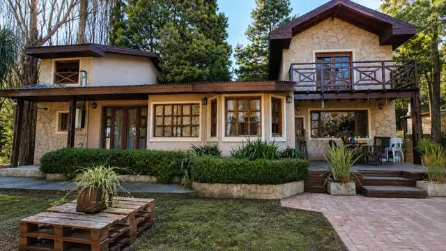 Casa de 7 ambientes en venta en FARO NORTE