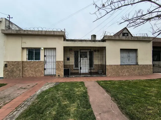 Casa de 4 ambientes en venta en SANCHEZ FLORENCIO