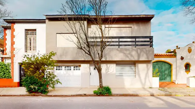 Casa de 5 ambientes en venta en LA PERLA